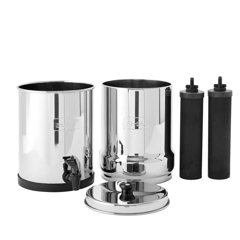 Travel Berkey® démonté : les deux cuves, le couvercle et la paire d'éléments Black Berkey®