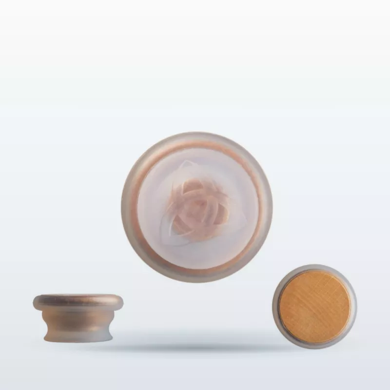 Bouchon étanche PLEYAD pour bouteille OmWater, en bois de hêtre et silicone, vu sous trois angles