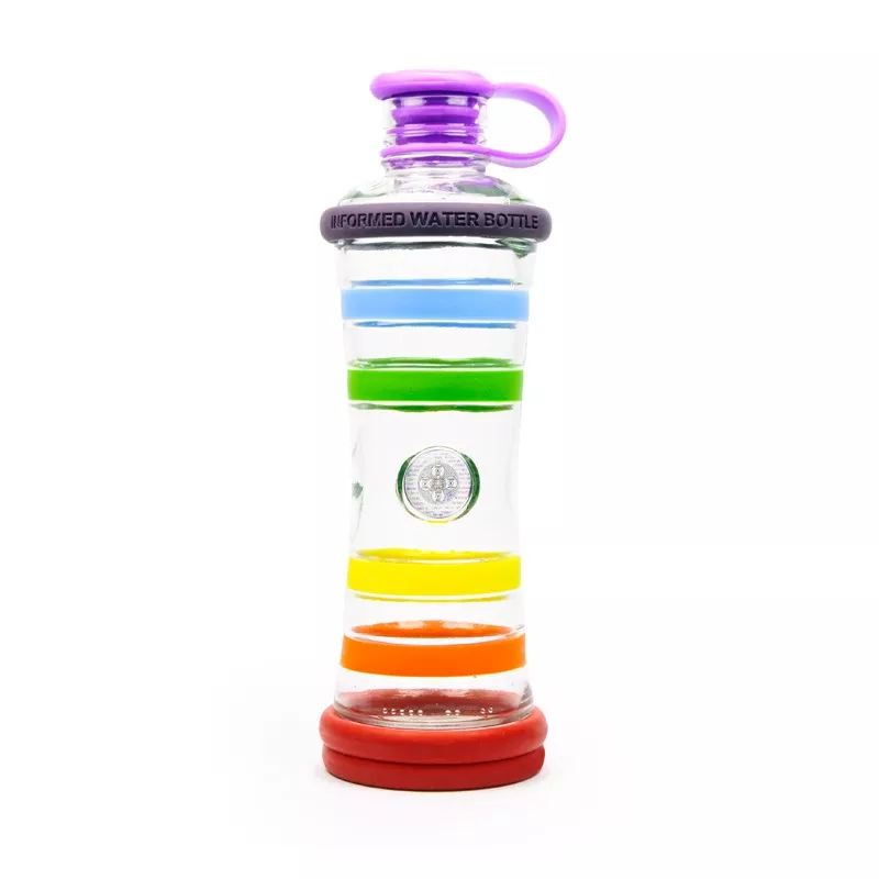 Bouteille i9 Chakra multicolore 650 ml, bouchon fermé, sur fond blanc