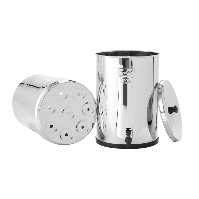 Cuve supérieure du Crown Berkey™ vue de dessous, cuve inférieure et couvercle
